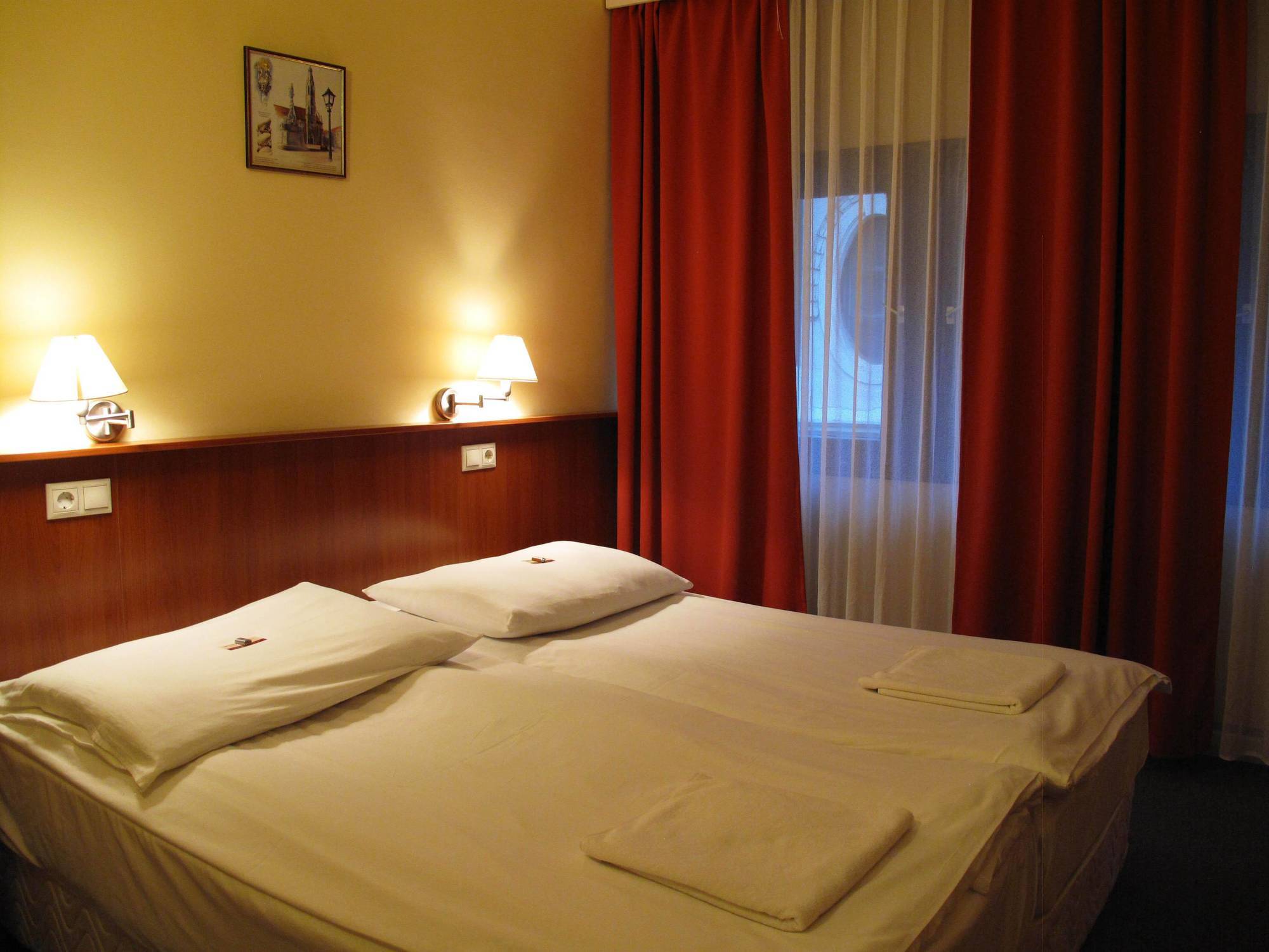 Hotel Palatinus Sopron Ngoại thất bức ảnh